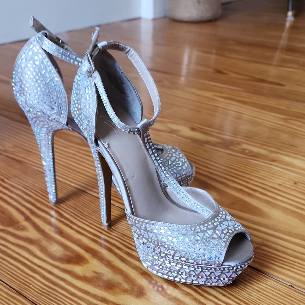 Thalia Sodi Sparkle Silver Rhinestone Jewel Platform High Heels Size 7.5